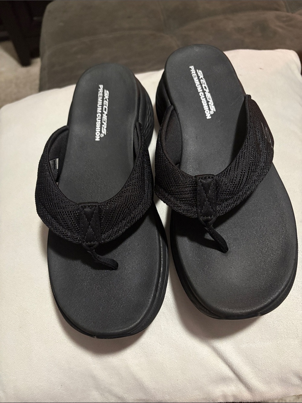 Skechers Black Women's Foam Thong Sandals